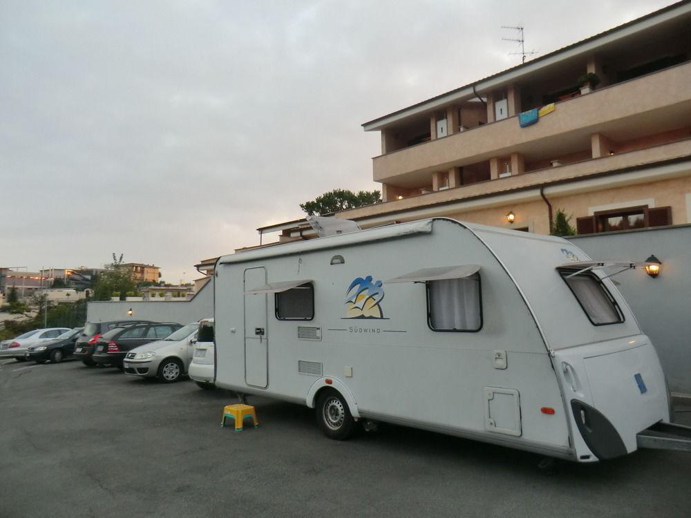 Il Casaletto Dei Ludi Aparthotel Aranova Exteriör bild