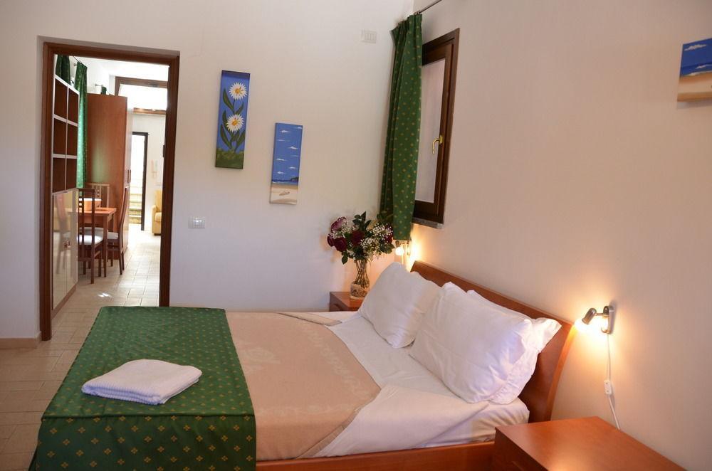 Il Casaletto Dei Ludi Aparthotel Aranova Exteriör bild