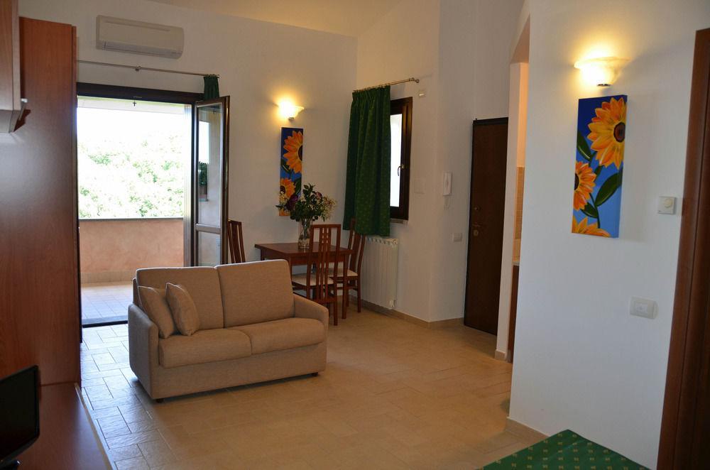 Il Casaletto Dei Ludi Aparthotel Aranova Exteriör bild