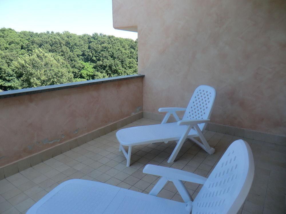 Il Casaletto Dei Ludi Aparthotel Aranova Exteriör bild