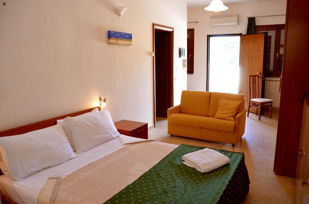 Il Casaletto Dei Ludi Aparthotel Aranova Exteriör bild