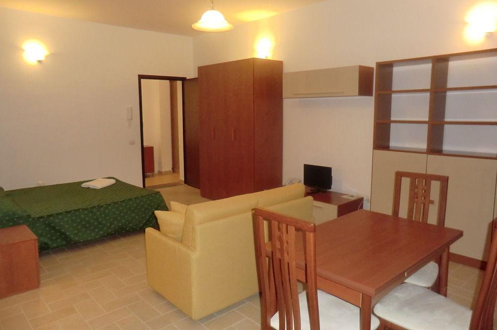 Il Casaletto Dei Ludi Aparthotel Aranova Exteriör bild