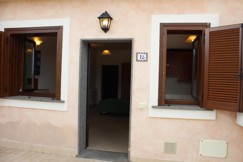 Il Casaletto Dei Ludi Aparthotel Aranova Exteriör bild