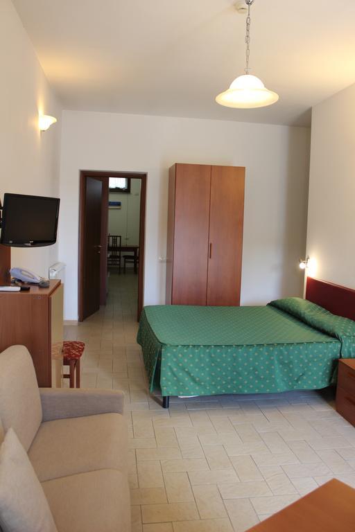 Il Casaletto Dei Ludi Aparthotel Aranova Exteriör bild