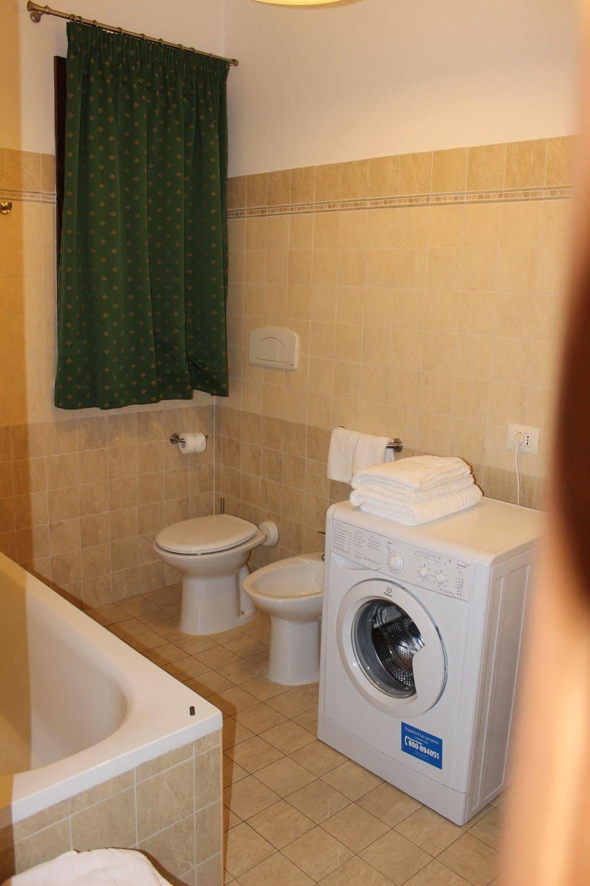 Il Casaletto Dei Ludi Aparthotel Aranova Exteriör bild