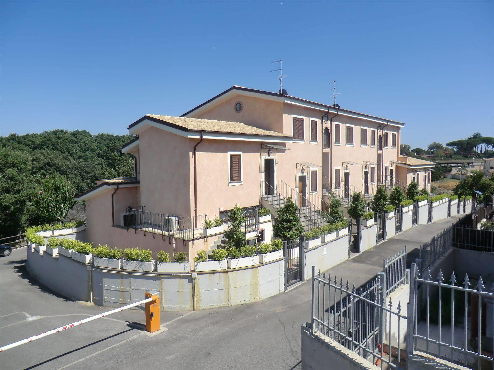 Il Casaletto Dei Ludi Aparthotel Aranova Exteriör bild
