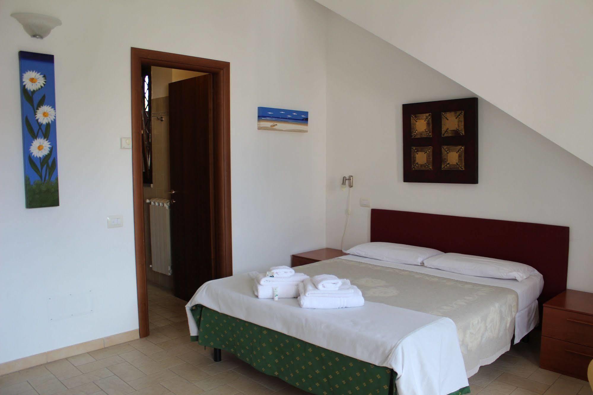 Il Casaletto Dei Ludi Aparthotel Aranova Exteriör bild