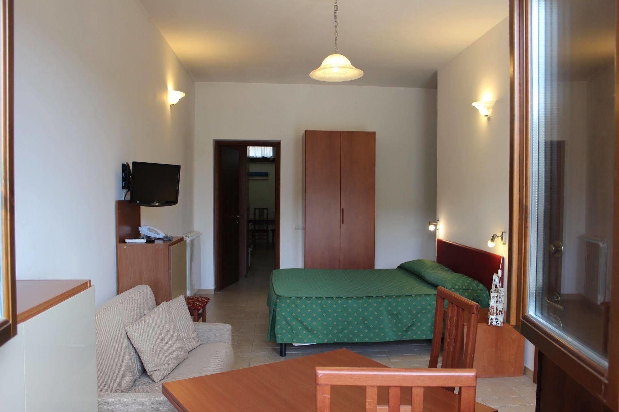 Il Casaletto Dei Ludi Aparthotel Aranova Exteriör bild