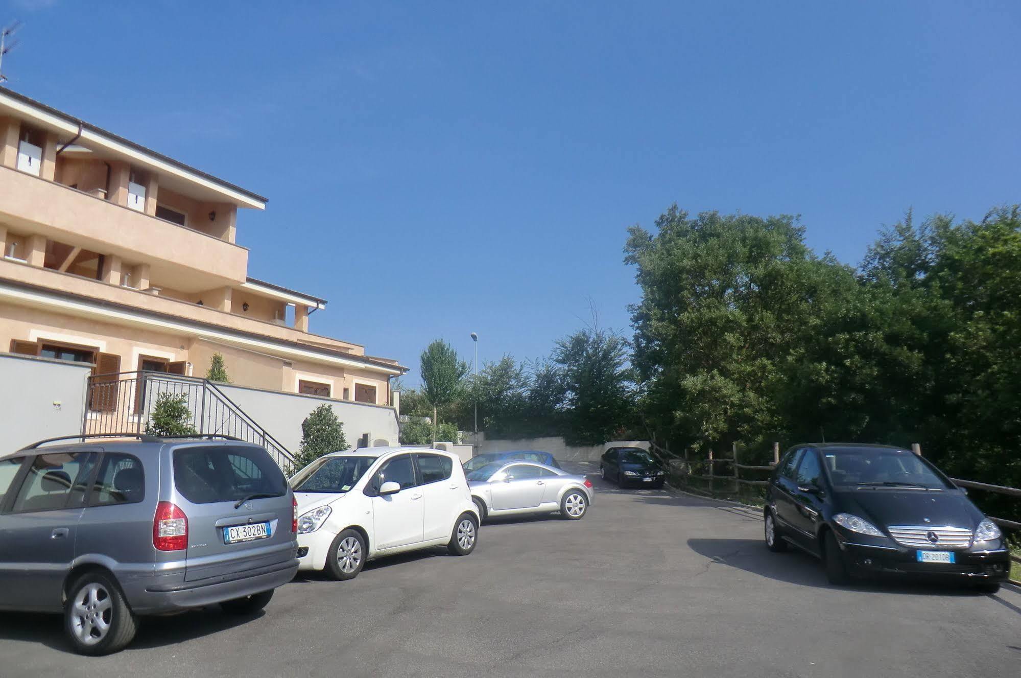 Il Casaletto Dei Ludi Aparthotel Aranova Exteriör bild